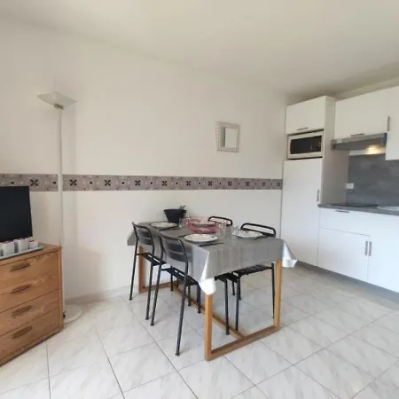 Juan Les Pins, 2 Pieces, 4 Personnes - Fr-1-252-167 Appartement Antibes