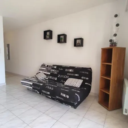 Appartement Juan Les Pins, 2 Pieces, 4 Personnes - Fr-1-252-167 Antibes