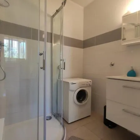 Appartement Juan Les Pins, 2 Pieces, 4 Personnes - Fr-1-252-167 *