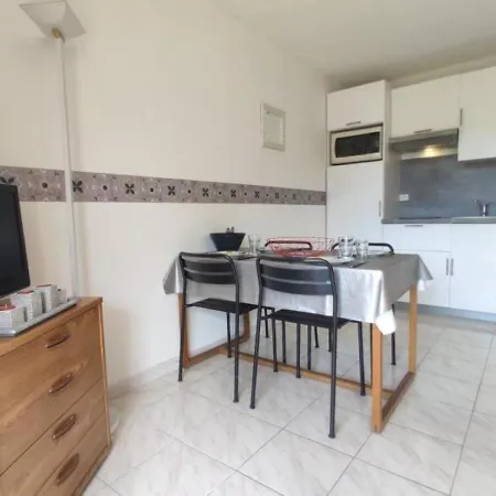 Appartement Juan Les Pins, 2 Pieces, 4 Personnes - Fr-1-252-167